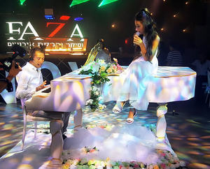 כניסת פסנתר כנף