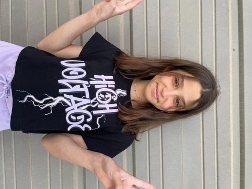 חולצה קרופ עם דפוס