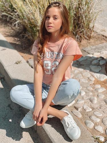 חולצה קרופ עם דפוס