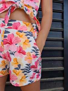 שורט מחויט מודפס