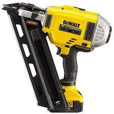 אקדח מסמרים 18V 4AH BL דגם DCN690M2 של DEWALT