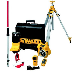 מאזנת לייזר עם חצובה, לטה, קולט ושלט דגם DW075PK מבית DEWALT