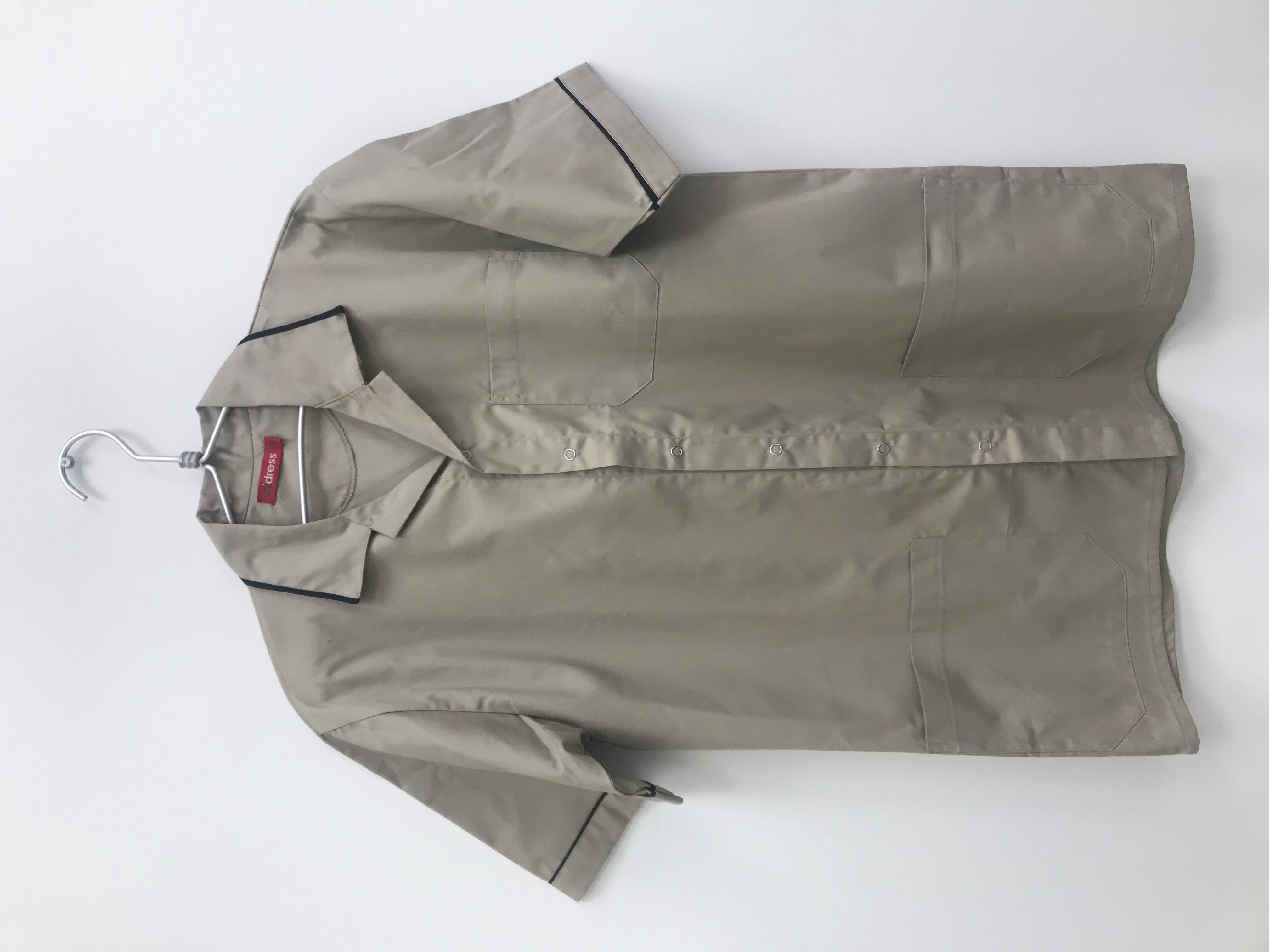 טוניקה גבר עם קישוט