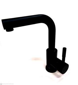 ברז לכיור רחצה בצבע שחור