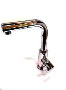 ברז לכיור רחצה בצבע ניקל