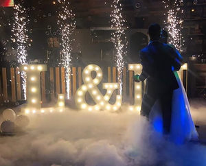 אותיות מוארות גבוהות