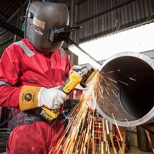 משחזת זווית נטענת בראשלס "5 + 2 סוללות DeWALT 18V 5Ah 