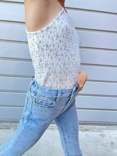 גופיית ציפקות פרחונית