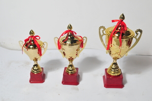 גביע עם כתר קשתות גדול 32 ס"מ PACE D6A