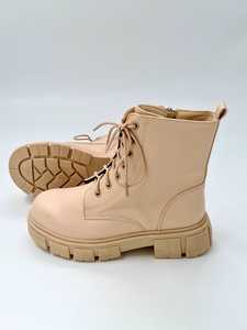 מגף עם שרוך