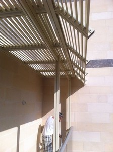 פרגולת הייטק פריומיום עם חצאית הצללה