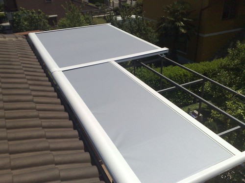 פרגולה חשמלית מדגם: סוכך מסילות 