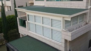 סגירת מרפסת ע"י גג קל וחלונות