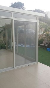 סגירת מרפסת משלבת חלונות