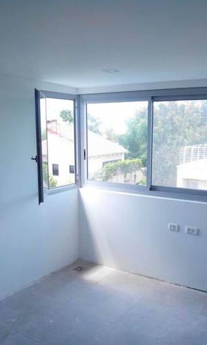 סגירת מרפסת משלבת חלונות