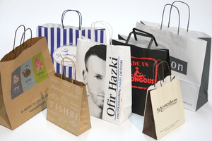 שקיות נייר ממותגות תוצרת איטליה החל מ-3,000 יח'