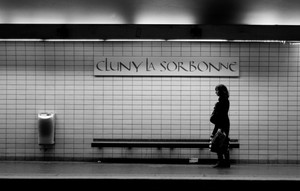 טפט אישה ברכבת תחתית