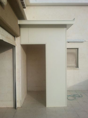 סגירת מרפסת משלבת חלונות